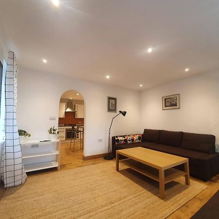 Appartement Beautiful House In The Heart Of A Golf Course. à Manchester Extérieur photo