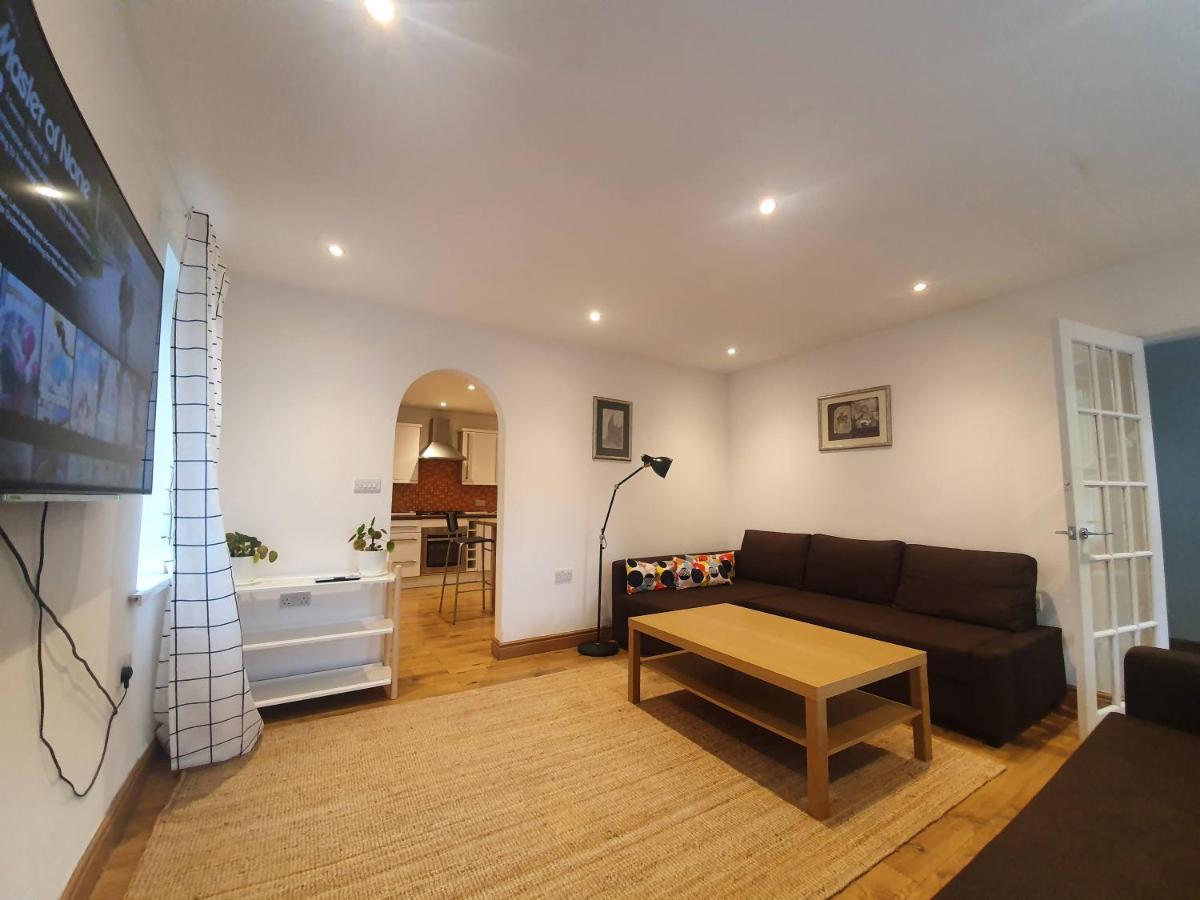 Appartement Beautiful House In The Heart Of A Golf Course. à Manchester Extérieur photo